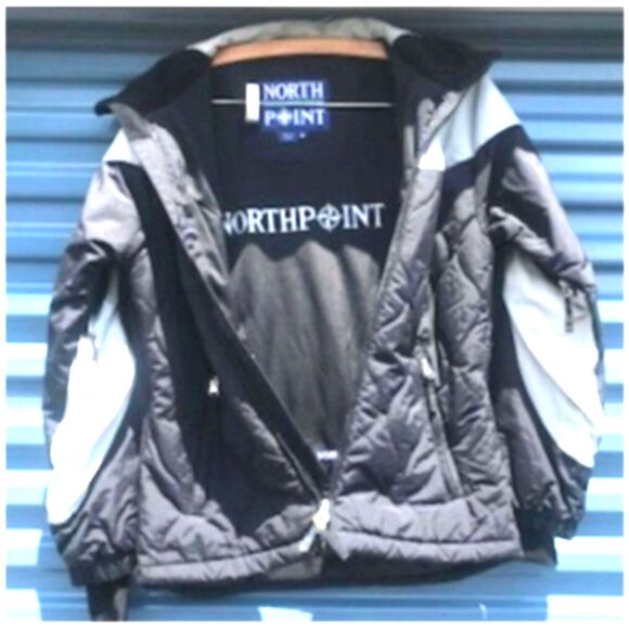 Uni-Sex Ski or Snowboarding Jacket . Size: Medium {8-10} . Women or Men - Picture 3 of 4